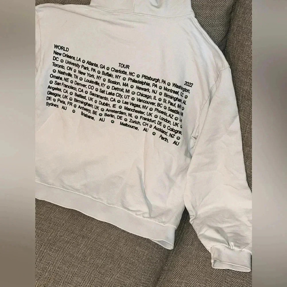 Billie Eilish THE WORLD TOUR Authentic Concert Hoodie Sweatshirt Adult Unisex M - Picture 12 of 14